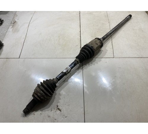 Привод (полуось) (передний, правый)