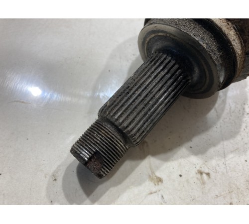 Привод (полуось) (передний, правый)