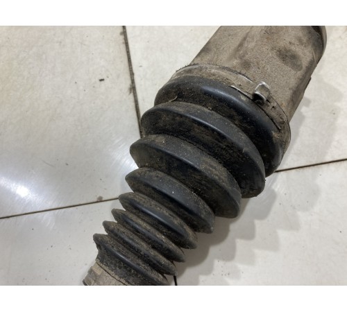 Привод (полуось) (передний, правый)