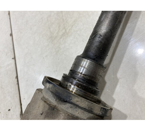 Привод (полуось) (передний, правый)