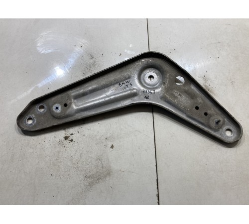 Кронштейн задней балки(левый)