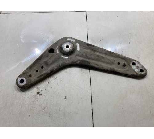 Кронштейн задней балки(левый)