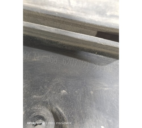 Уплотнитель двери задний правый