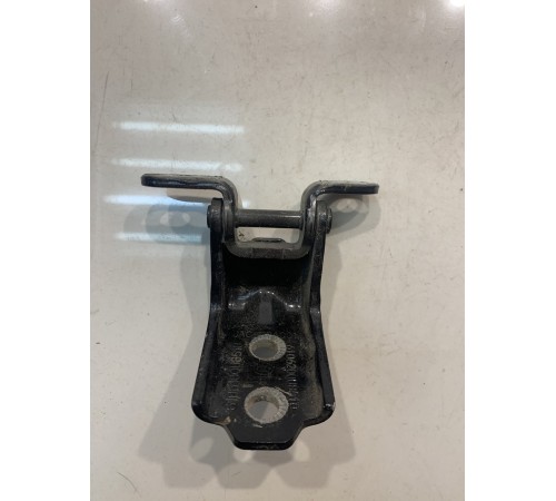 Петля двери (задняя, левая, нижняя)