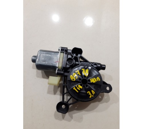 Моторчик стеклоподъемника (задний левый)