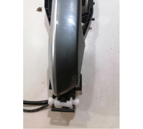 Ручка двери передняя левая