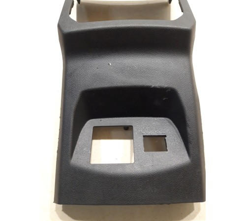 Накладка центральной консоли задняя