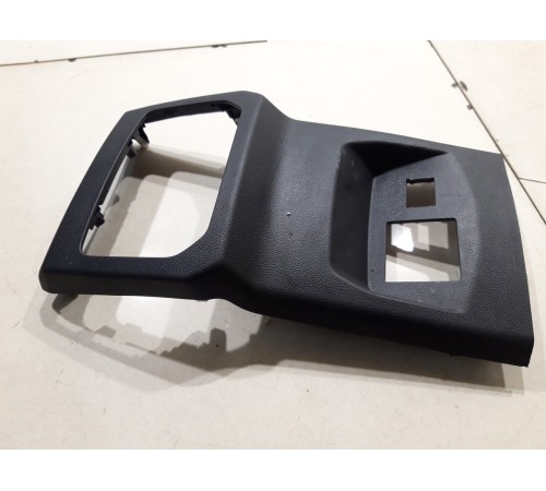 Накладка центральной консоли задняя