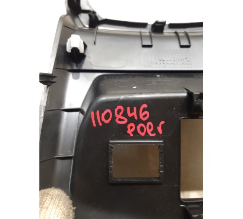 Накладка центральной консоли задняя