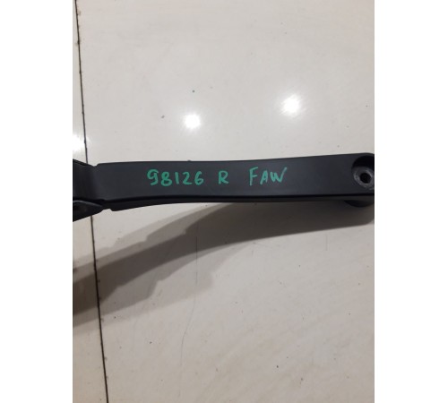 Поводок стеклоочистителя(левый)