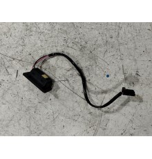 Кнопка открывания багажника