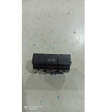 Кнопка блокировки задней двери багжника