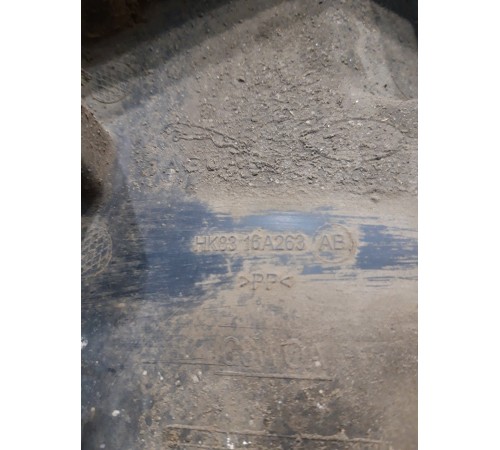 Левый пыльник двигателя