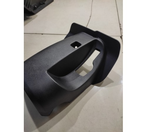 Кожух рулевой колонки нижний