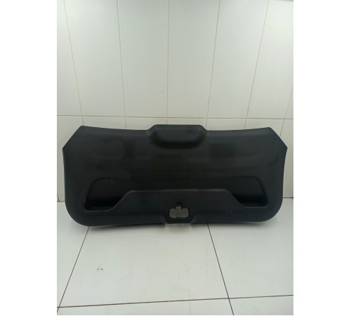 Обшивка двери багажника