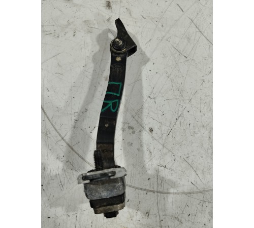 Ограничитель двери передний правый