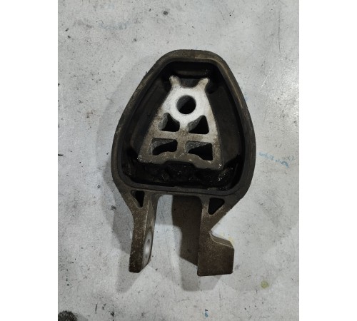 Подушка двигателя задняя