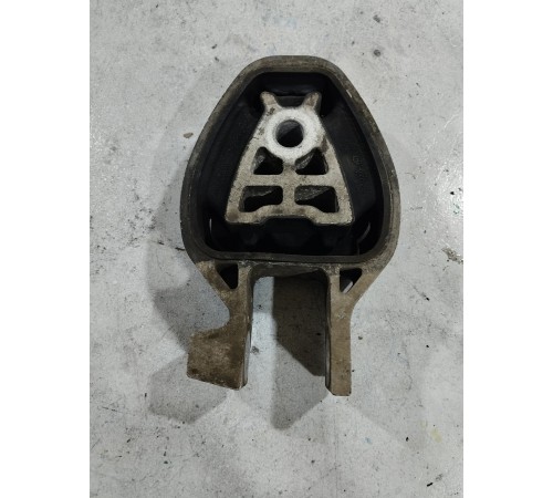 Подушка двигателя задняя