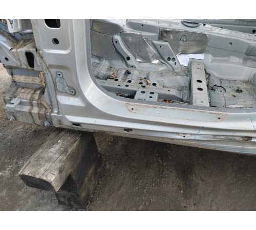 Порог со стойкой левый