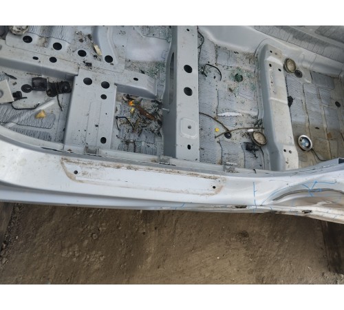 Порог со стойкой левый