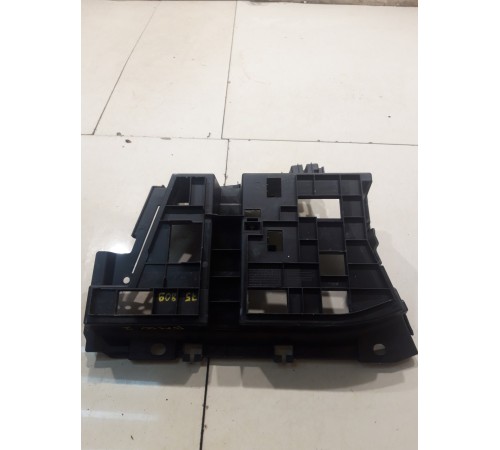 Крепление АКБ