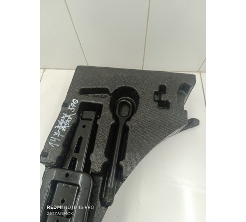 Наполнитель багажного отсека левый