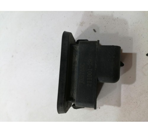 Кнопка закрывания багажника