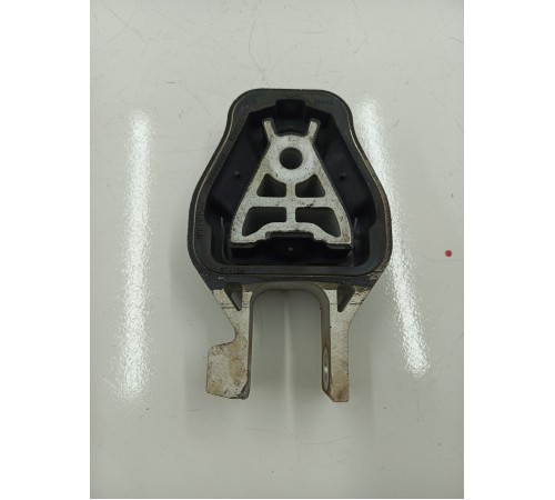 Опора двигателя задняя левая