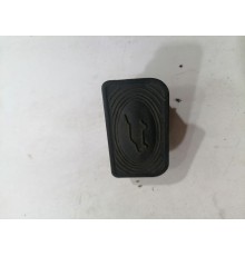 Кнопка закрывания багажника