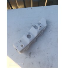 Кронштейн переднего бампера правый