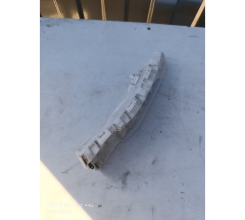 Кронштейн переднего бампера правый