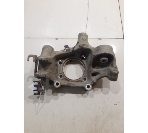 Кулак поворотный(задний правый)