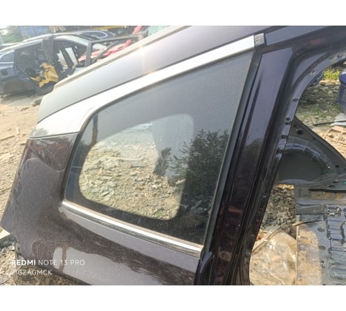 Глухое стекло заднее правое