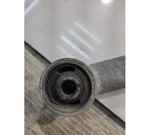 Рычаг подвески (задний, правый)