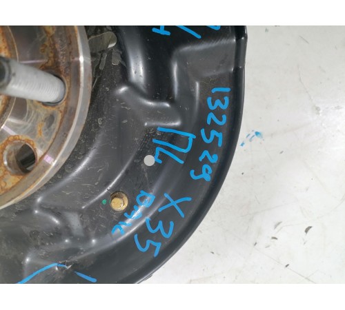 Кулак поворотный передний левый