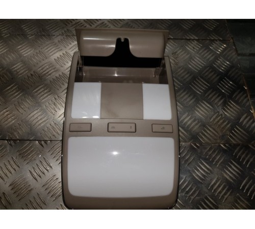 Плафон подсветки салона