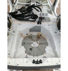 Ниша багажника (запасного колеса)