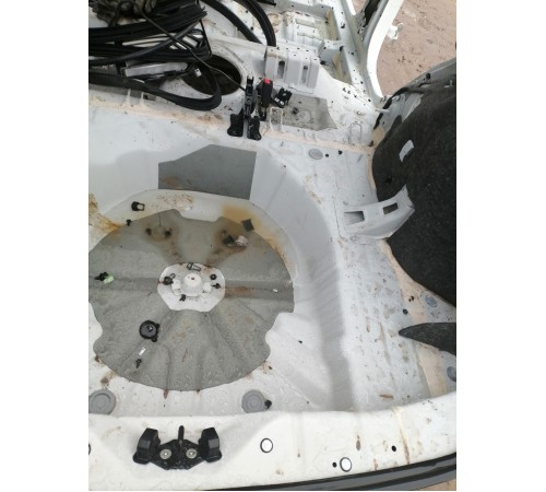 Ниша багажника (запасного колеса)