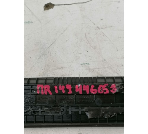 Накладка порога передняя правая