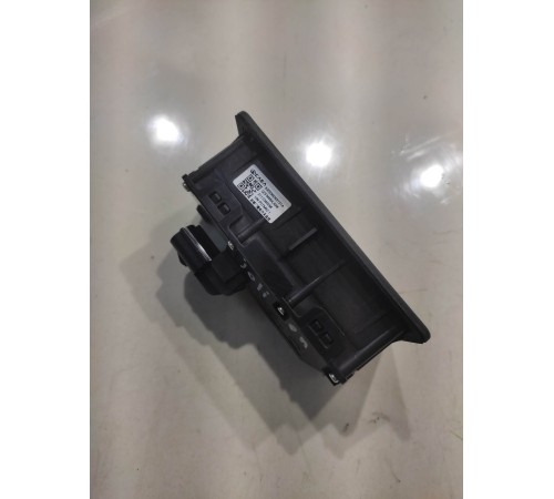 Кнопка(ручка) открывания багажника