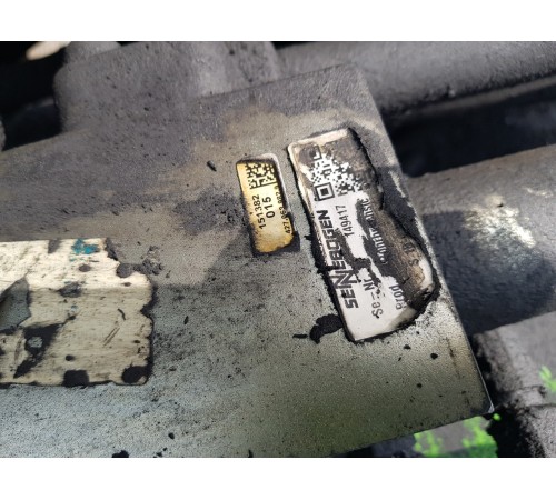 Амортизатор гидравлический внутренней оси выноса правый