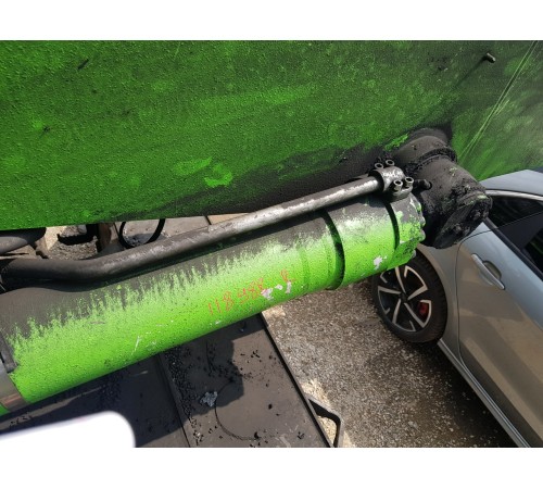 Амортизатор гидравлический внутренней оси выноса правый