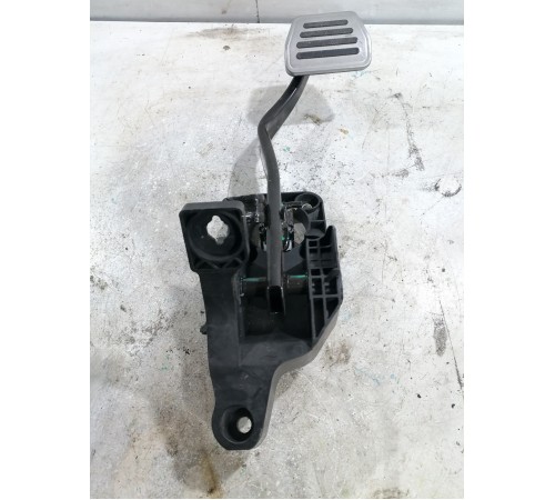 Педаль тормоза