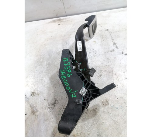 Педаль тормоза