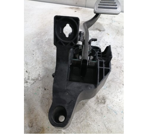 Педаль тормоза