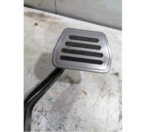 Педаль тормоза