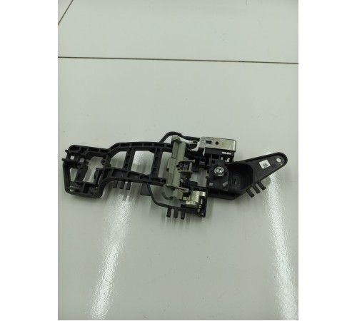 Кронштейн ручки передней правой