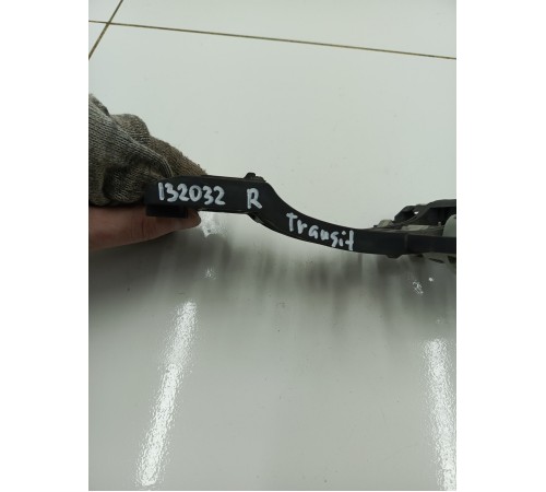 Кронштейн ручки передней правой