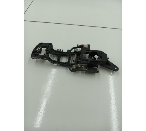 Кронштейн ручки передней правой