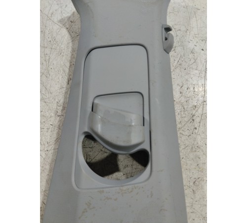 Обшивка центральной стойки правая верхняя